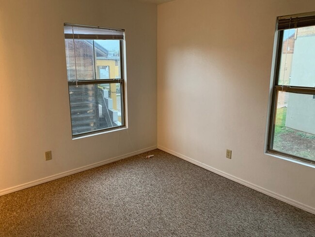 Building Photo - Ladera Apartments