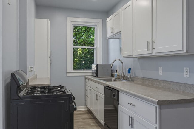 Building Photo - 712 Herron Ave
