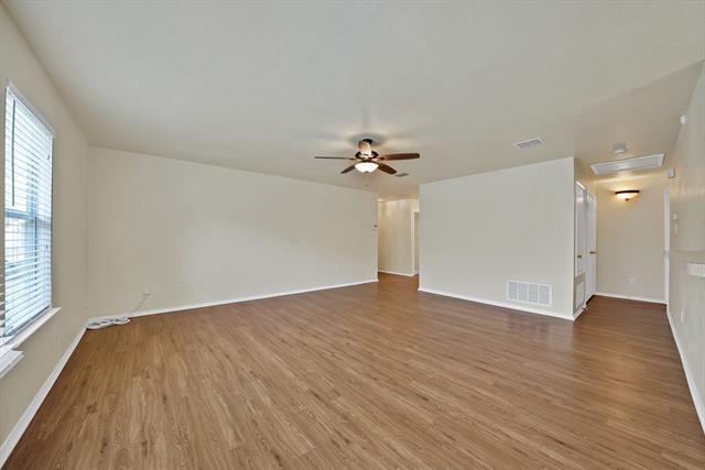Building Photo - 1405 Oak Hollow Ln