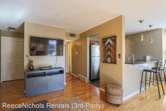 Building Photo - 4724 Belleview Ave