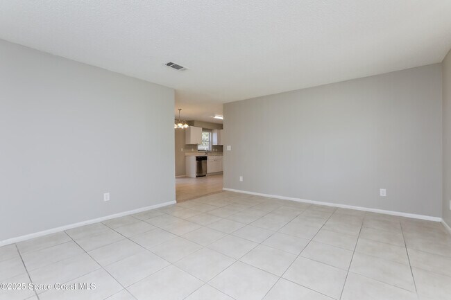 Foto del edificio - 1190 Wedgewood Ln