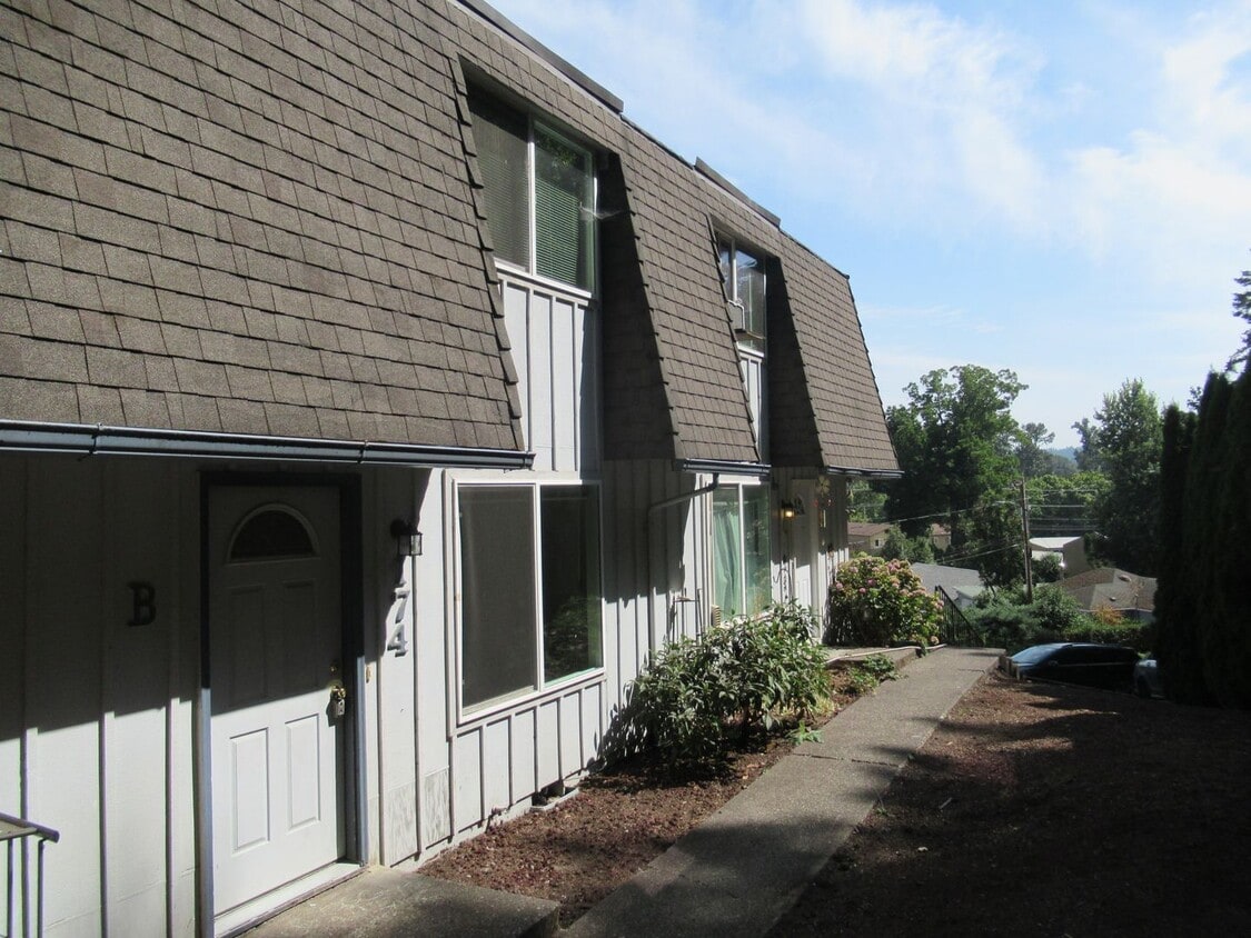 Primary Photo - Nice clean 2 bedroom w/ private back yard