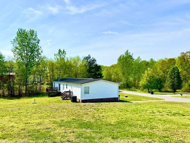 Building Photo - 2024 Rocky Creek Ln