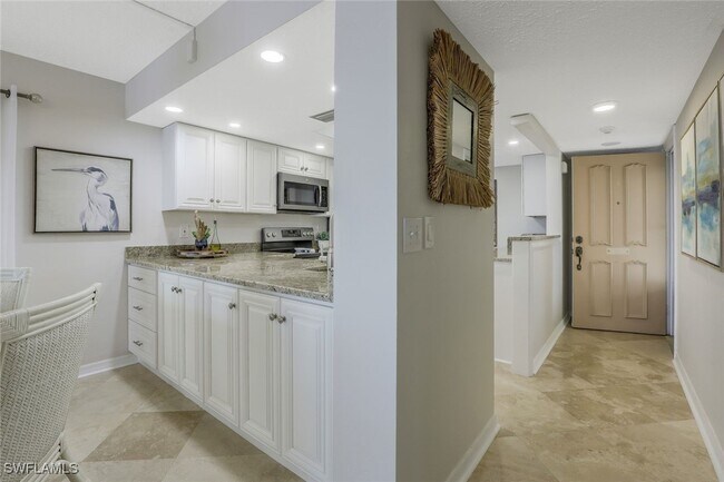 Foto del edificio - 4835 Bonita Beach Rd SW
