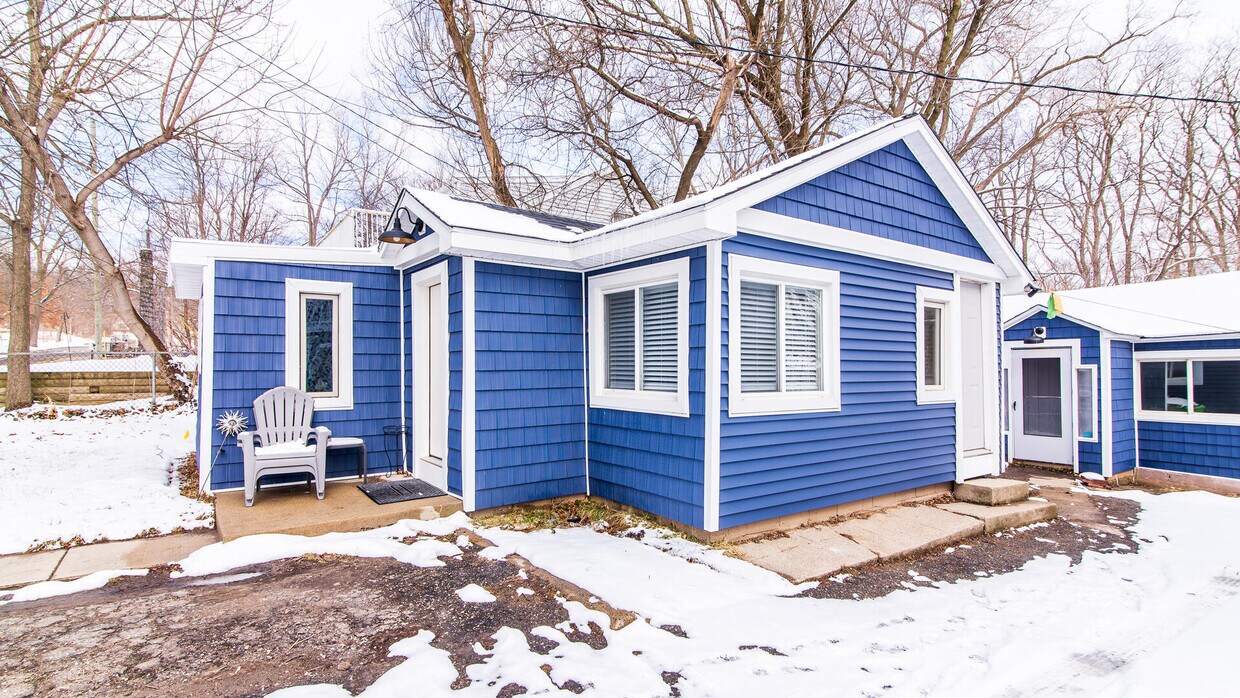 Primary Photo - 11291 E Shore Dr