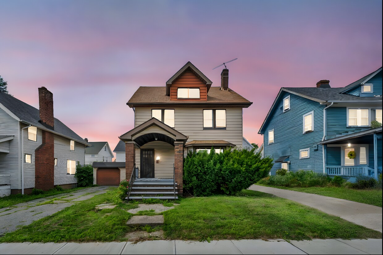 Primary Photo - 12721 Barrington Ave