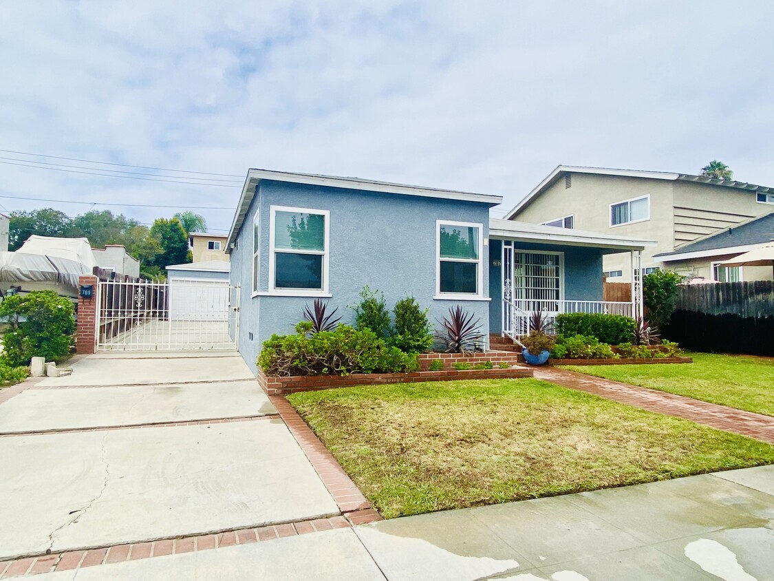 Open House: Sat. 10 am - 12 pm - 767 Bennett Ave