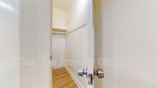 Foto del edificio - 144 Grand Ave