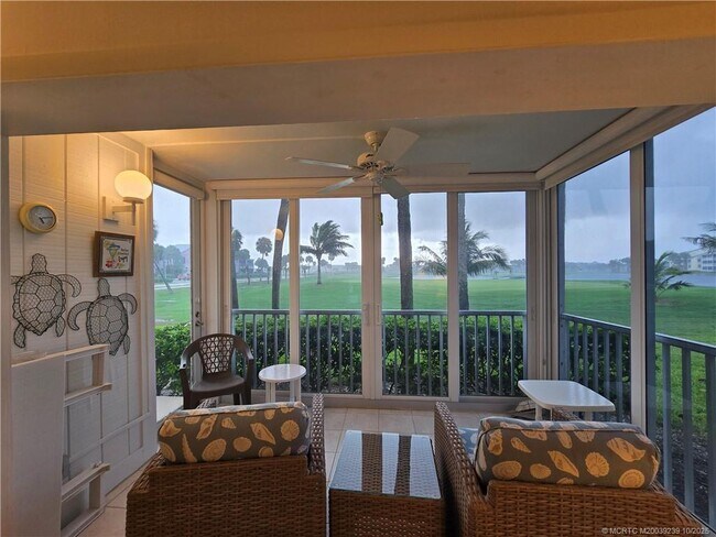 Foto del edificio - 484 NE Plantation Rd