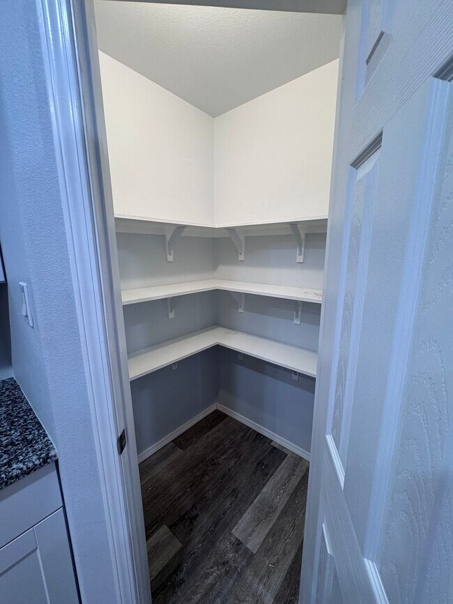 Foto del edificio - 1106 N Englewood Ave