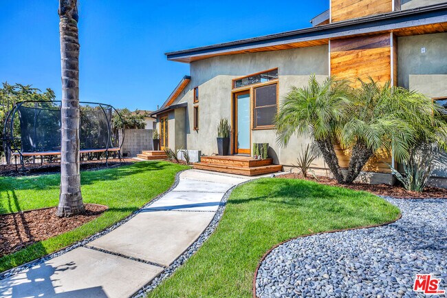 Building Photo - 4450 Campbell Dr