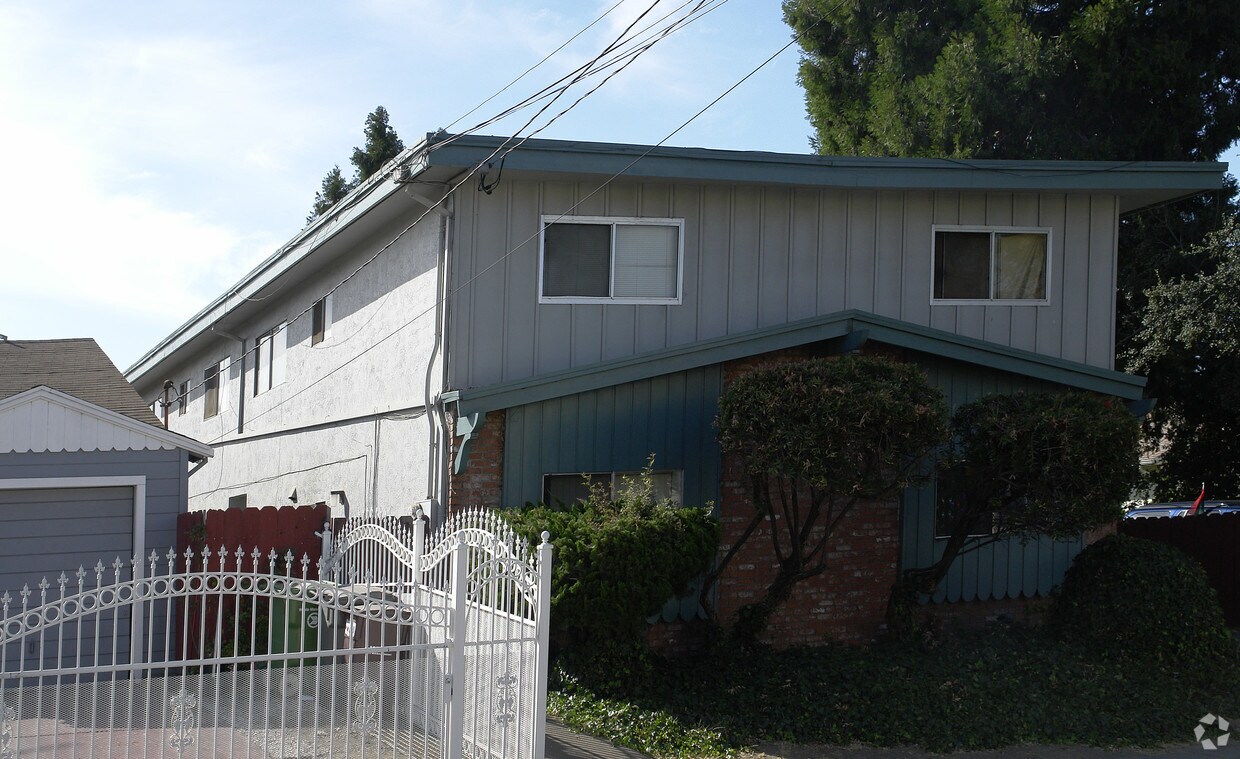 Building Photo - 2232 82nd Ave