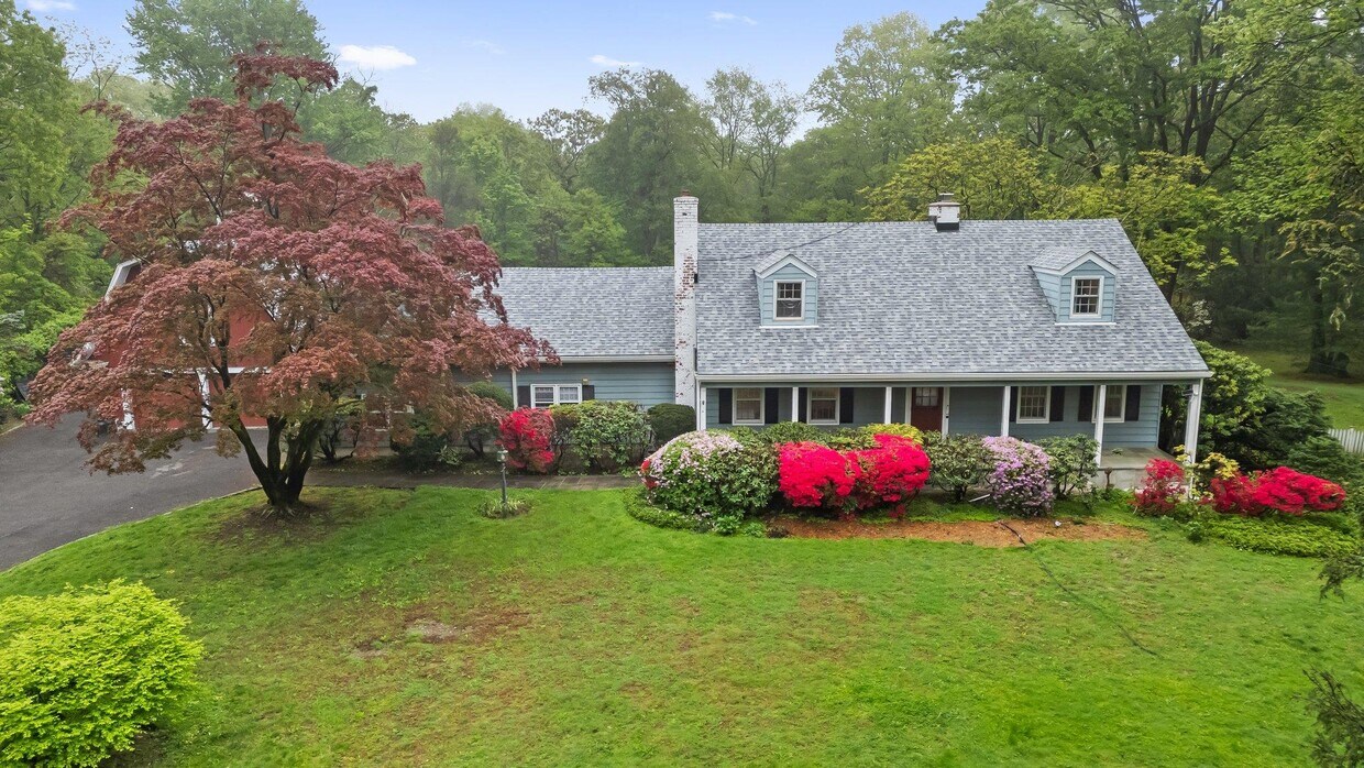 Primary Photo - 1025 Old White Plains Rd