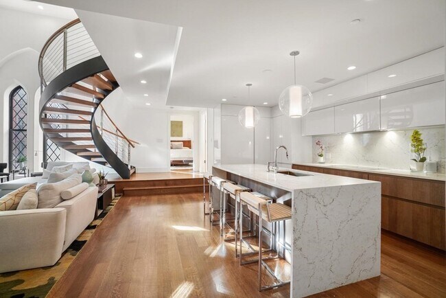 Foto del edificio - 200 W Brookline St