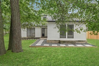 Building Photo - 18009 Split Oak Cir