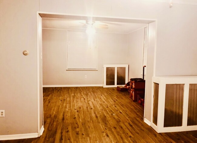 Sala de estar - 815 Maple Ave