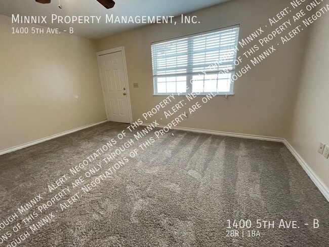 Building Photo - 1400 5th Ave. Unit B