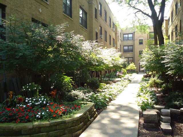 Foto principal - 3748 N Pine Grove Ave