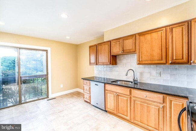 Building Photo - 3134 Delburne Ct