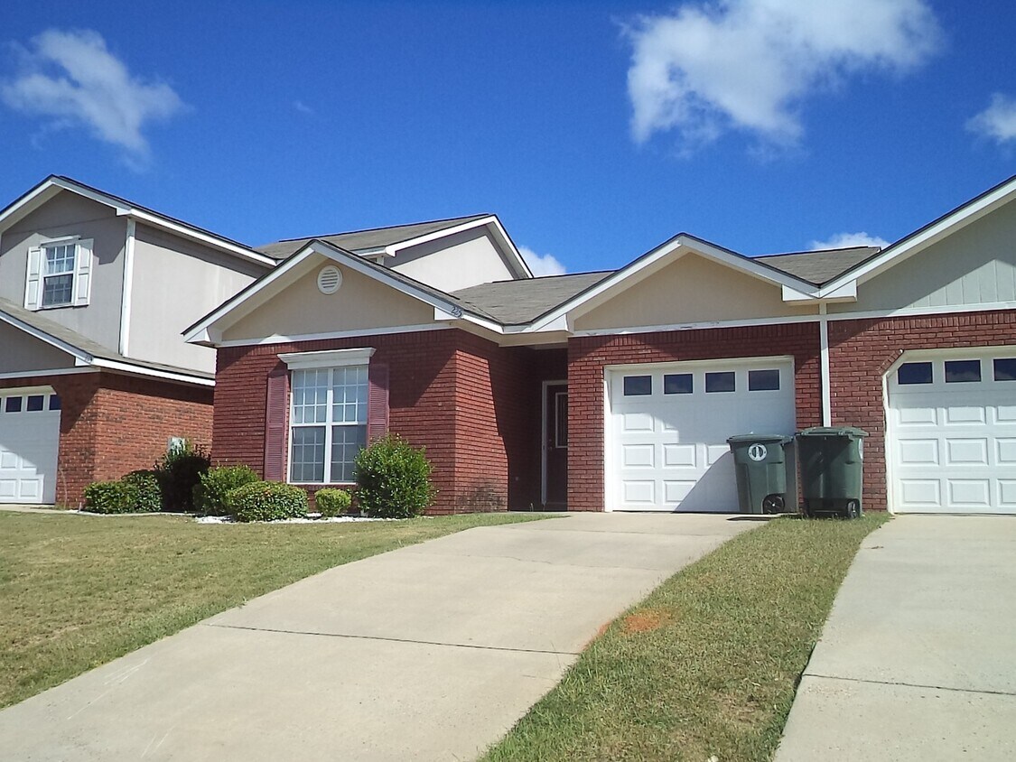 Primary Photo - Wakefield - One Story Townhome!