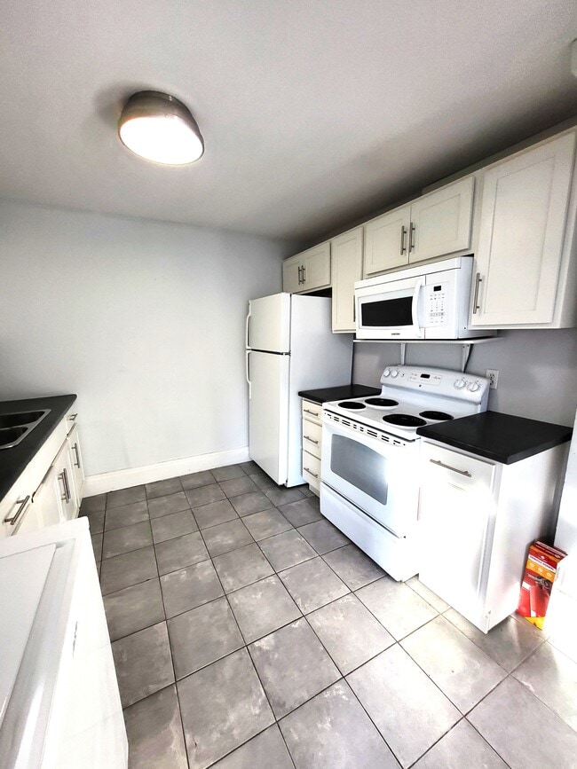 Building Photo - 269 Main St