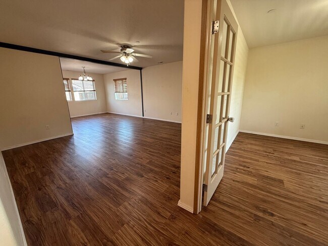 Foto del edificio - 1710 Brown Ave