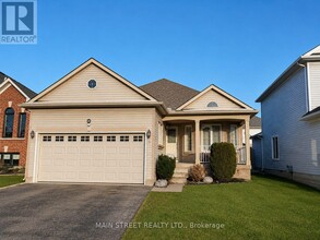 Building Photo - 5 Brecken Dr