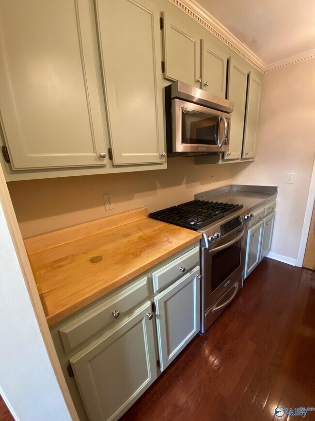 Foto del edificio - 1019 Heatherwood Dr SE