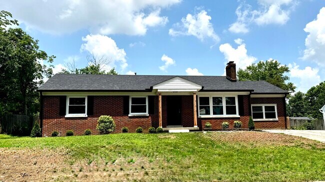Foto del edificio - 1821 Blue Ridge Dr