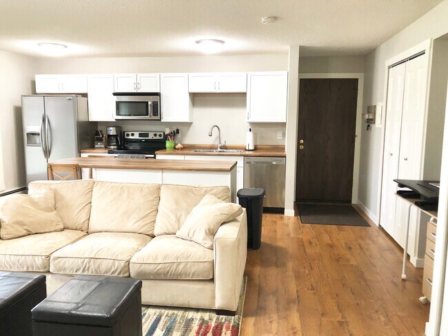 Building Photo - 939 11th Ave S Apt 3