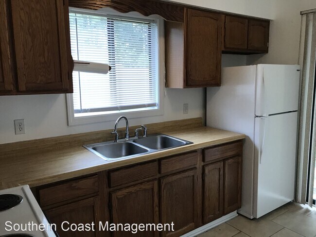 Building Photo - 2 br, 1 bath House - 5746 Dogwood Circle