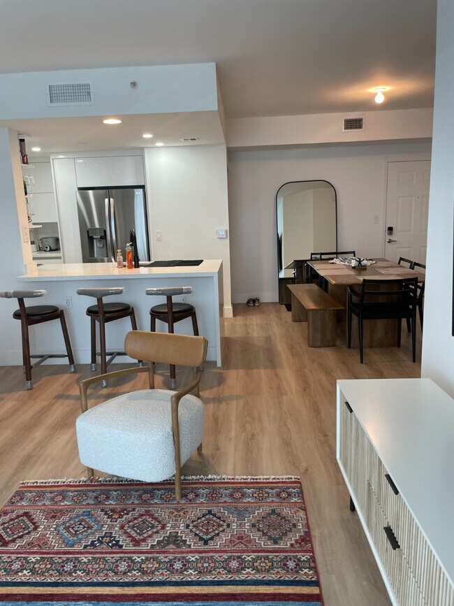 Foto del edificio - 275 NE 18th St
