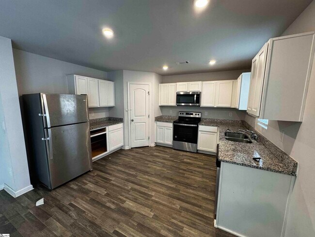 Building Photo - 681 Tacoma Trl