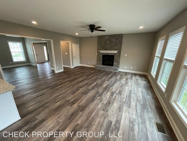 Building Photo - 4 br, 2.5 bath House - 229 Belden Trail