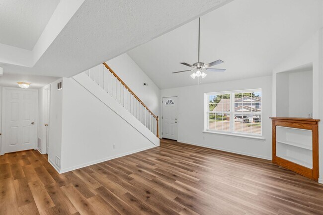 Foto del edificio - 5000-5002 Carrie Ridge Dr.
