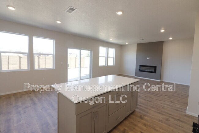 Foto del edificio - 20560 Button Brush Ave