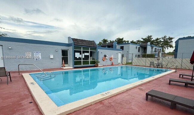 Foto del edificio - 160 SW 30th Ave