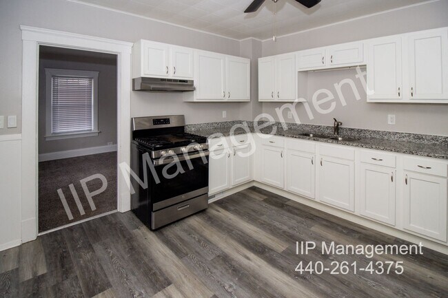 Foto del edificio - 9903 Sladden Ave