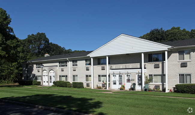 Building Photo - Brookwood on the Lake Apartments for Seniors