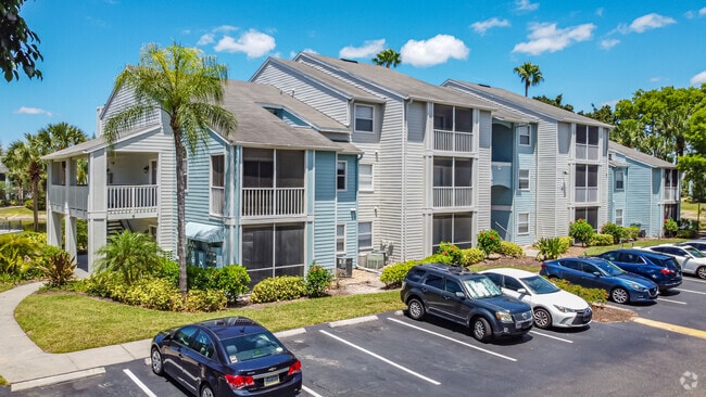 Building Photo - THE RETREAT AT VISTA LAKE