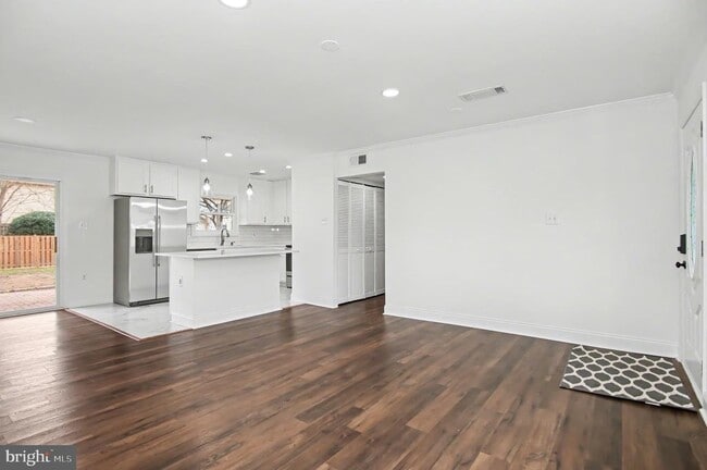 Building Photo - 312 E Gordon St