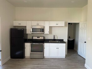 Building Photo - 150 Walnut St