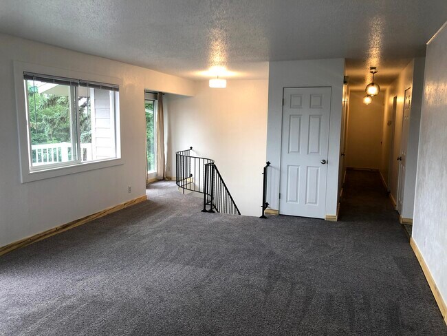 Foto del edificio - 210 NW Tingley St