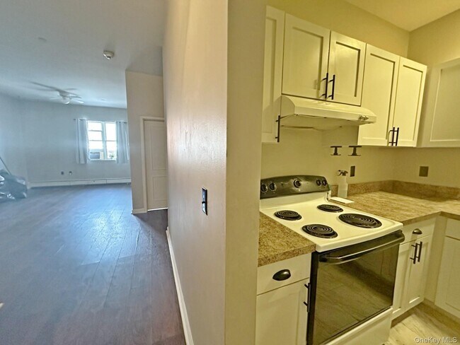 Building Photo - 20 S Broadway