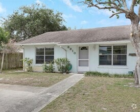 Building Photo - 8810 SE Hobe Ridge Ave
