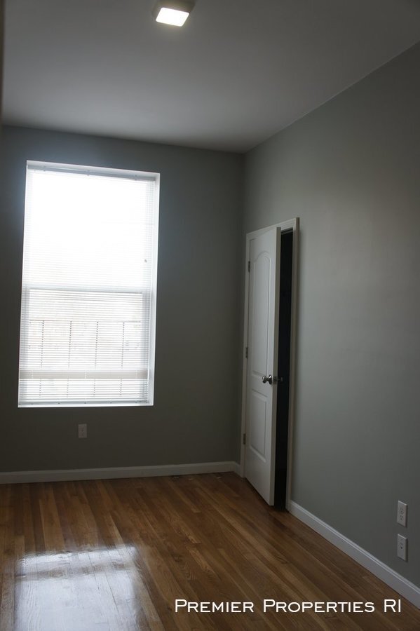 Building Photo - Luxury Studio Apartment in Woonsocket