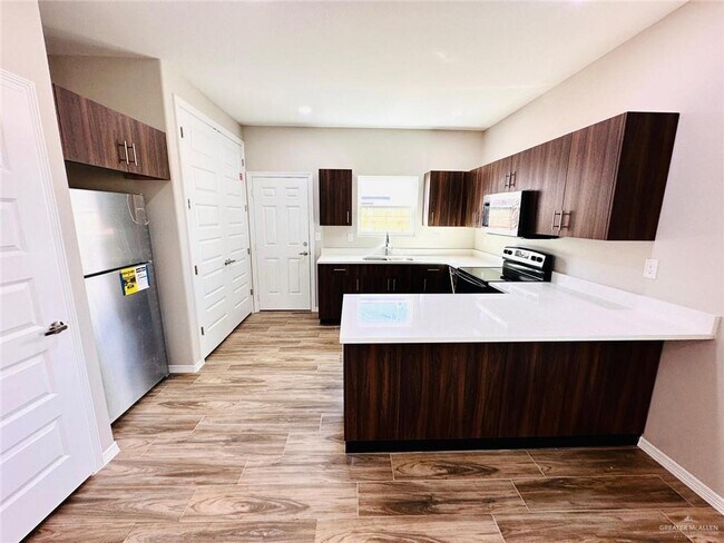Foto del edificio - 3908 Walnut Ave