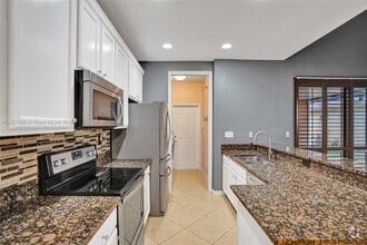 Building Photo - 2057 SE Avon Park Dr