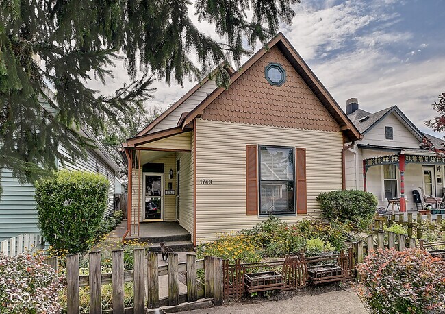 Foto del edificio - 1749 S Delaware St