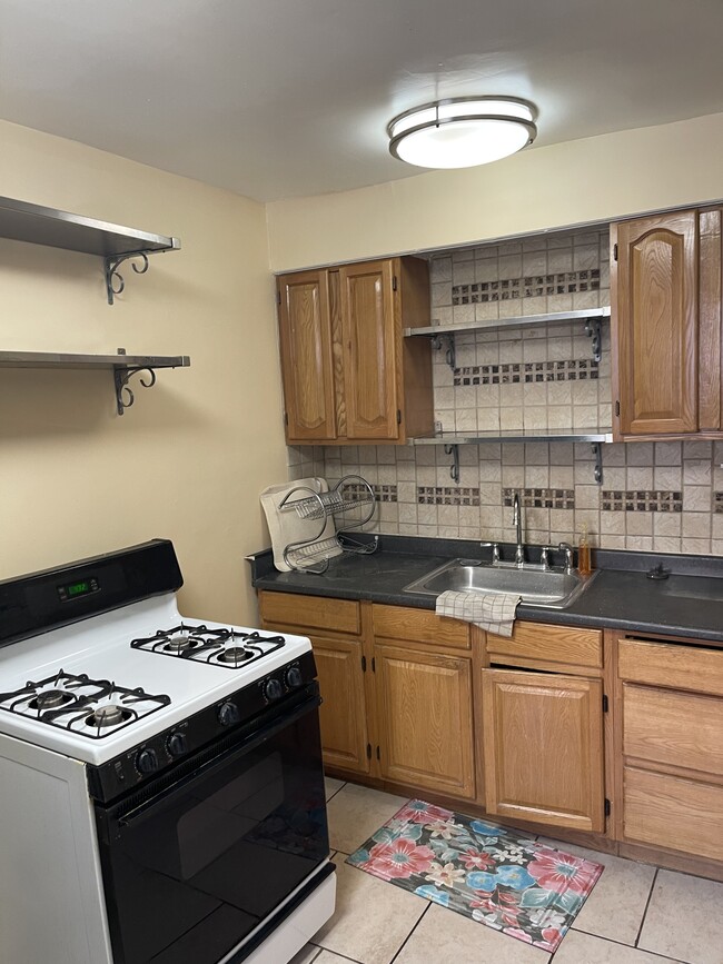 Building Photo - 7544 Fayette St